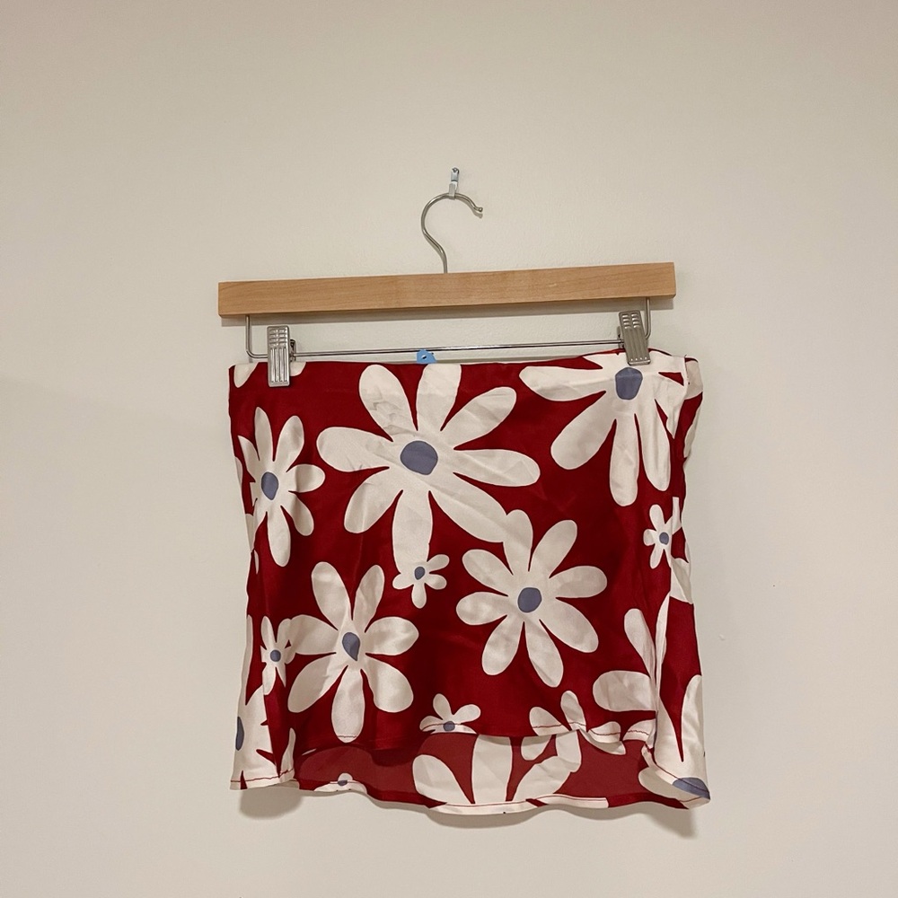 Reformation Spritz Silk Top in Ashbury - Picture 5 of 5